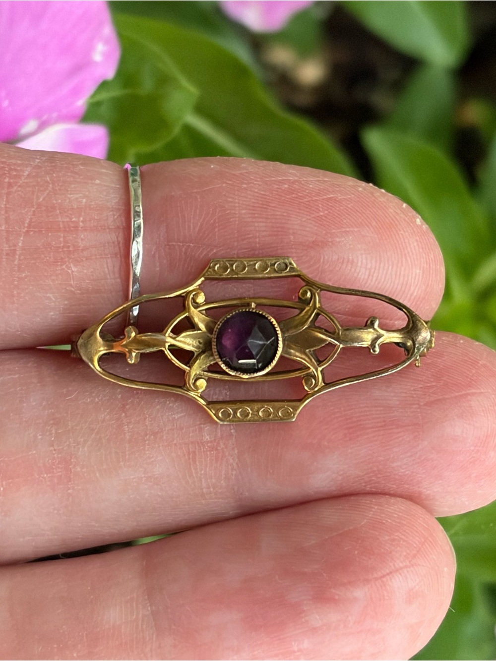 Art Nouveau Gothic Gold Shell or Gold-Filled With Purple Gem Small Pin